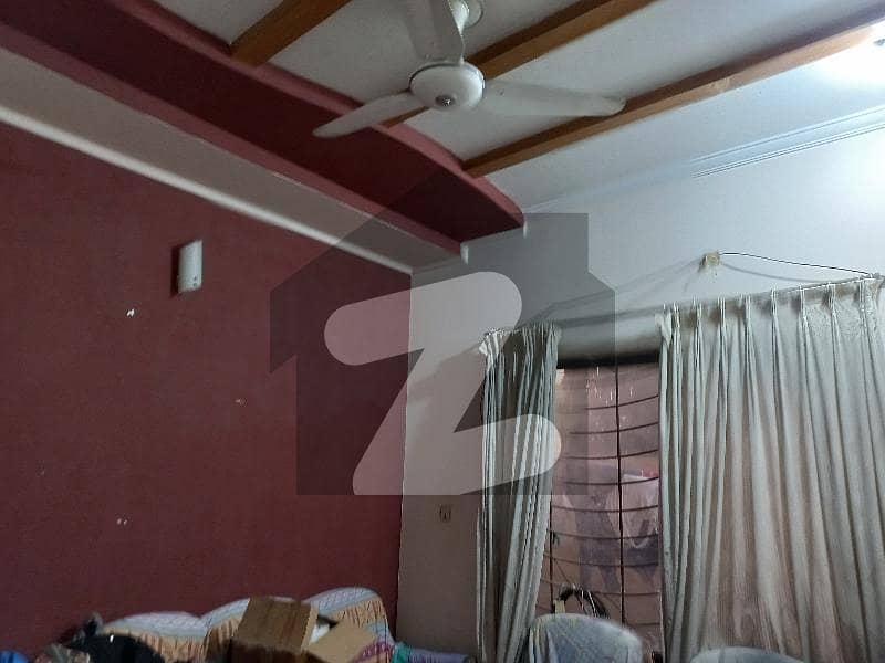 ریونیو سوسائٹی - بلاک اے ریوینیو سوسائٹی لاہور میں 2 کمروں کا 5 مرلہ زیریں پورشن 38 ہزار میں کرایہ پر دستیاب ہے۔