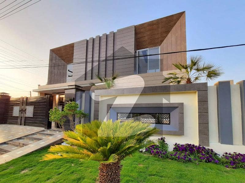 Nfc Society Lahore. Corner 20 Marla House For Sale. Wapda Town, Lahore