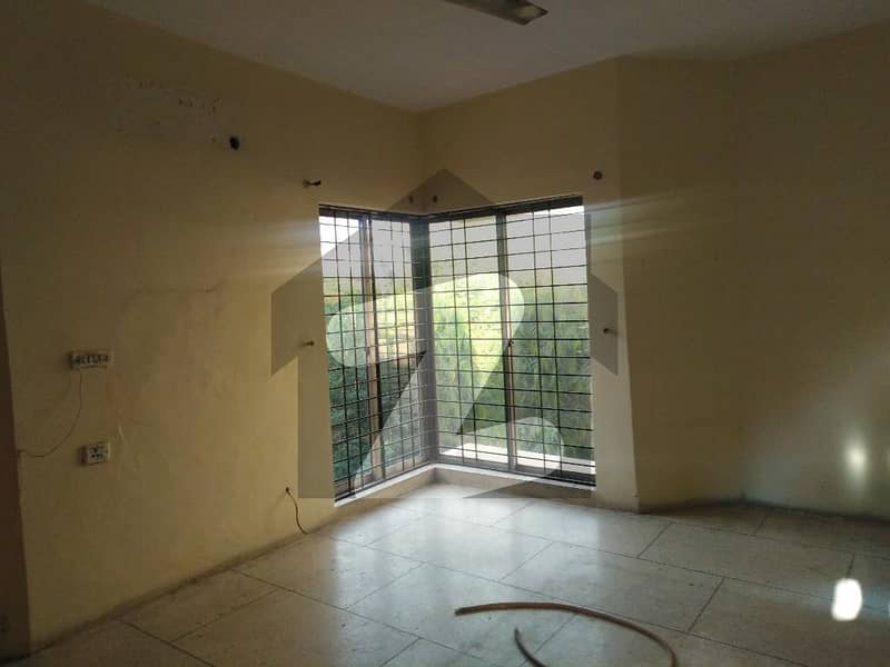 10 Marla House For sale In Rs. 25,000,000 Only