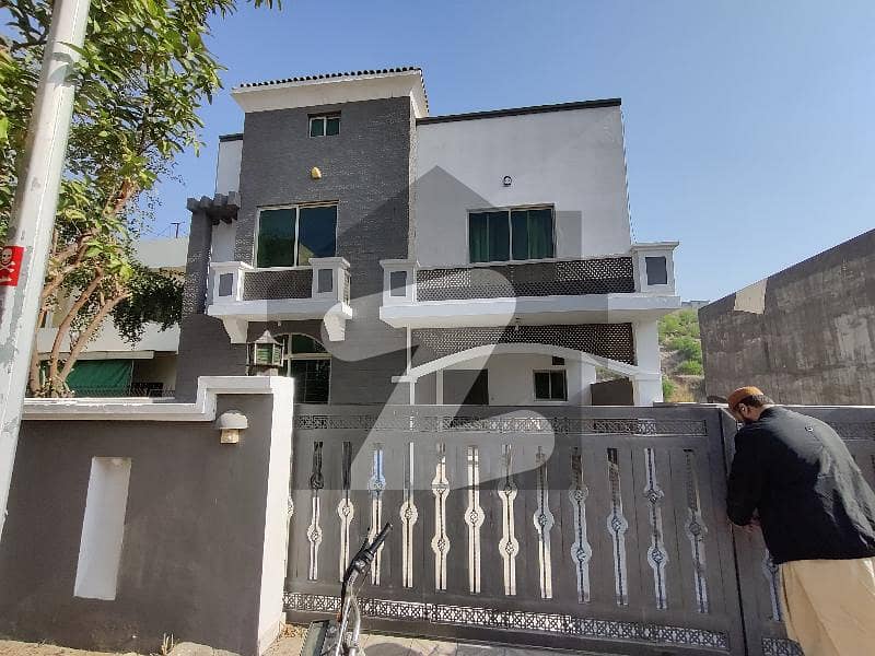 13 Marla Used House Available For Rent Bahria Town Phase 8 Abu-bakkar Rawalpindi