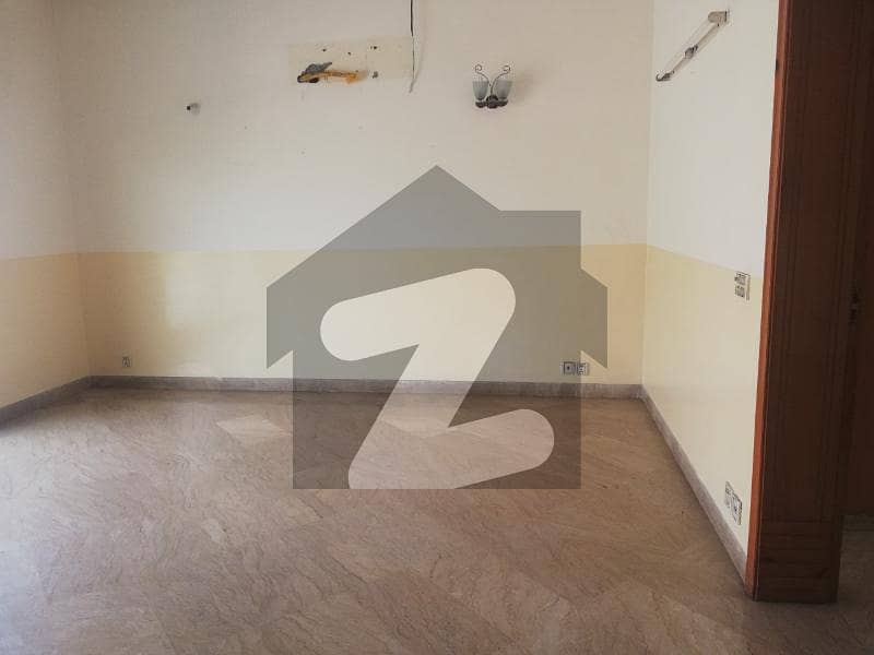 10 Marla Upper Portion For Rent In Dha Phase 2 Near Masjid Market Park
