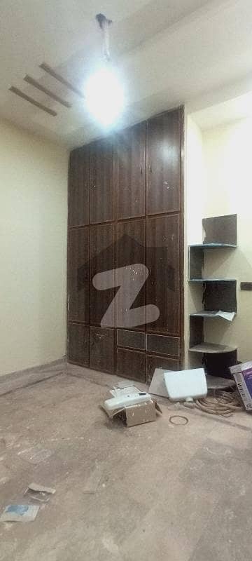 مرغزار آفیسرز کالونی لاہور میں 3 کمروں کا 3 مرلہ مکان 45 ہزار میں کرایہ پر دستیاب ہے۔