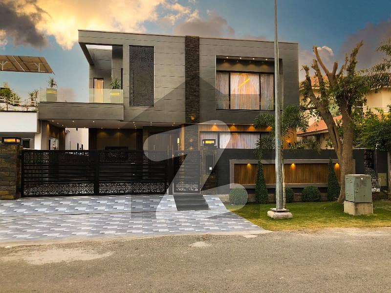 01 Kanal Fully Furnished Modern Design House With Swimming Pool And Home Theater