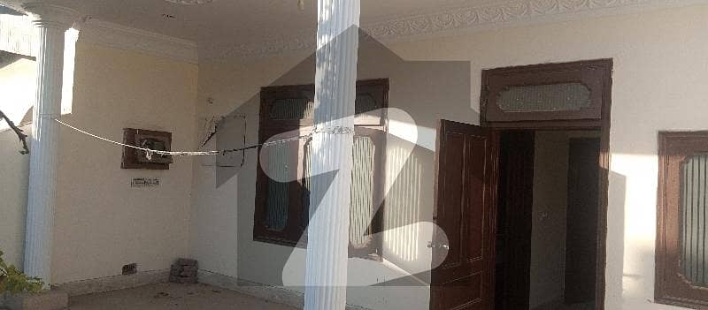 حیات آباد فیز 1 - ڈی4 حیات آباد فیز 1 حیات آباد پشاور میں 5 کمروں کا 5 مرلہ مکان 55 ہزار میں کرایہ پر دستیاب ہے۔