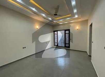 شاه میر ریزیڈنسی یونیورسٹی روڈ کراچی میں 4 کمروں کا 5 مرلہ مکان 70 ہزار میں کرایہ پر دستیاب ہے۔