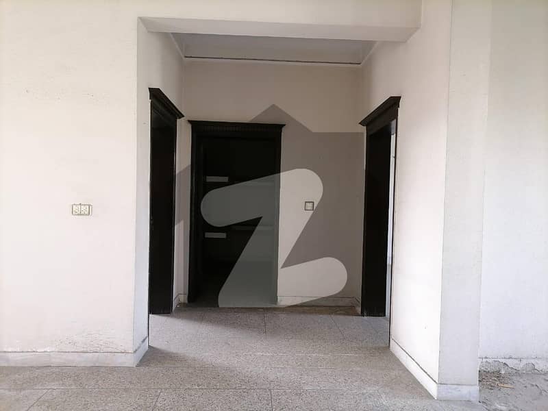 ماڈل ٹاؤن لاہور میں 5 کمروں کا 1 کنال مکان 8.5 کروڑ میں برائے فروخت۔