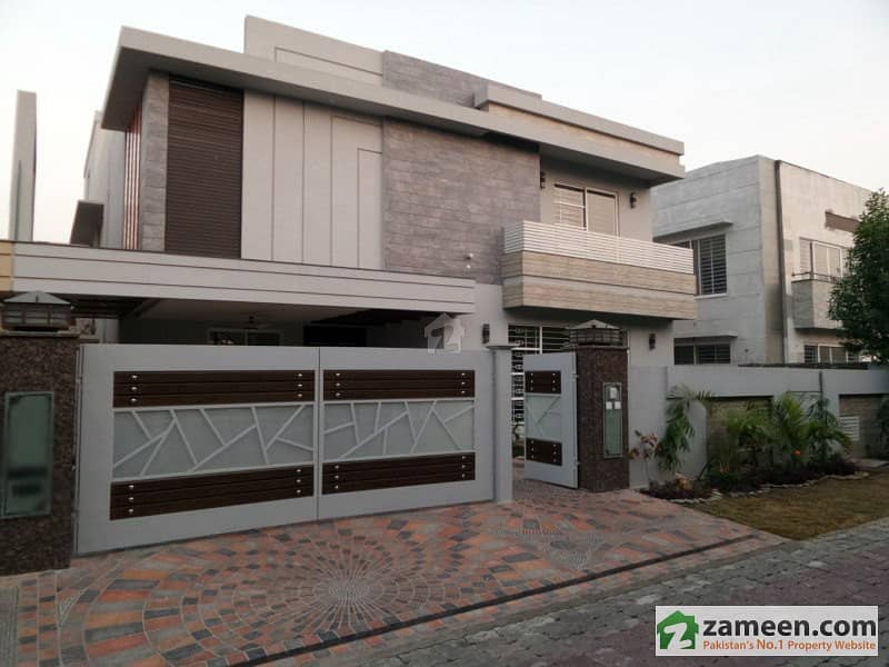 A Luxurious Brand New 1 Kanal House In Sector B Bahria Town Lahore. 