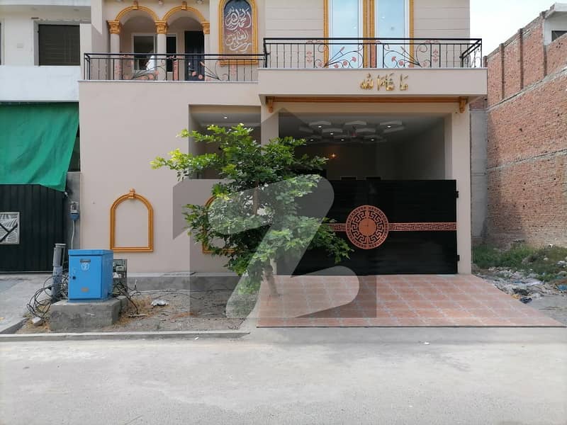 ستارہ گولڈ سٹی ستیانہ روڈ فیصل آباد میں 3 کمروں کا 5 مرلہ مکان 1.64 کروڑ میں برائے فروخت۔