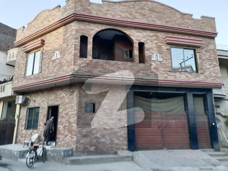 Investors Should rent This Upper Portion Located Ideally In Gulshan-e-Rehman