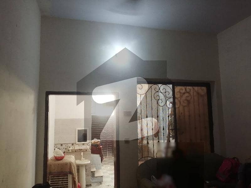 عثمان غنی روڈ ملتان میں 1 کمرے کا 2 مرلہ مکان 25 لاکھ میں برائے فروخت۔
