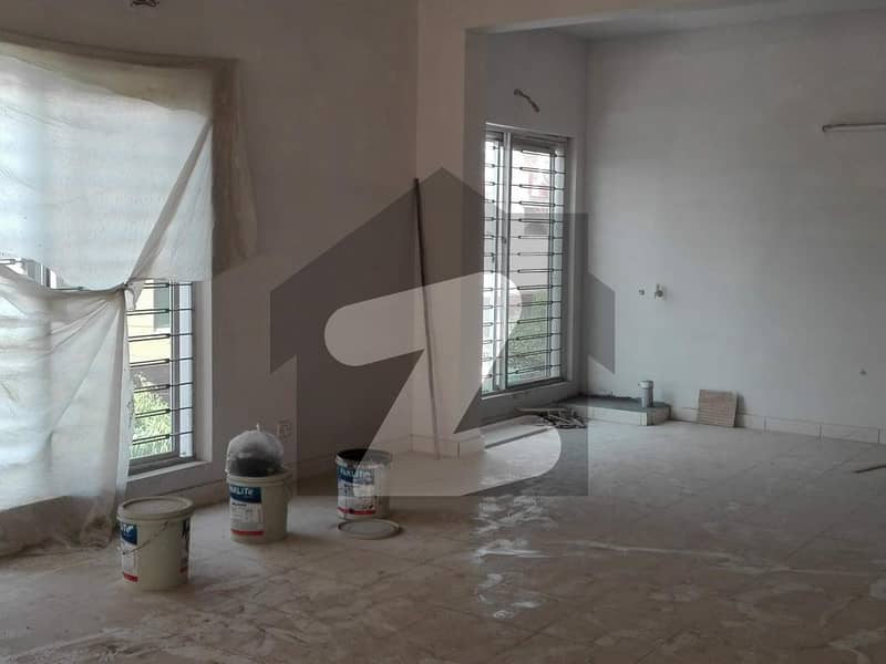 1 Kanal Building In Samanabad For sale