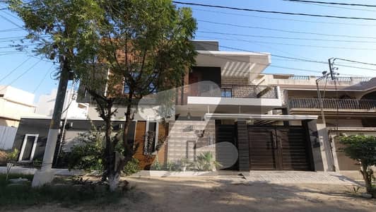 Stunning Prime Location 400 Square Yards House In Gulshan-e-Maymar - Sector X Available