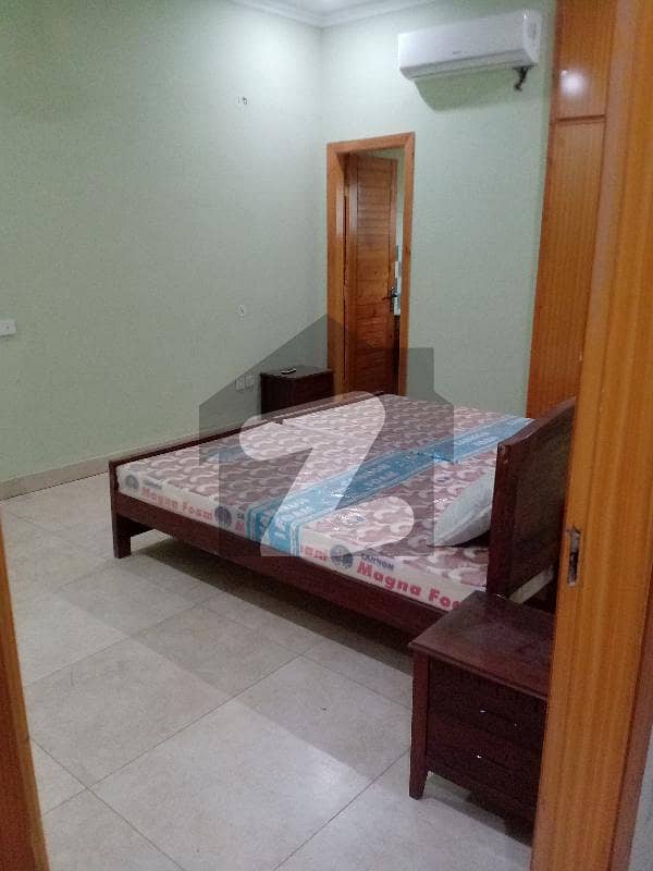 Portion For Rent 3 Bed Attach Bath Kitchen Tv Lounge Garage And Etc. . .