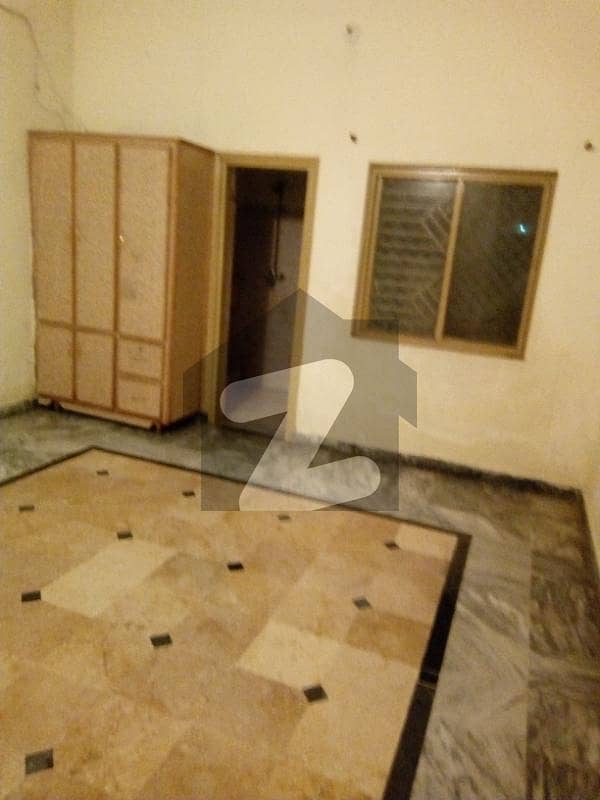 گرین ایونیو اسلام آباد میں 1 کمرے کا 1 مرلہ کمرہ 13 ہزار میں کرایہ پر دستیاب ہے۔