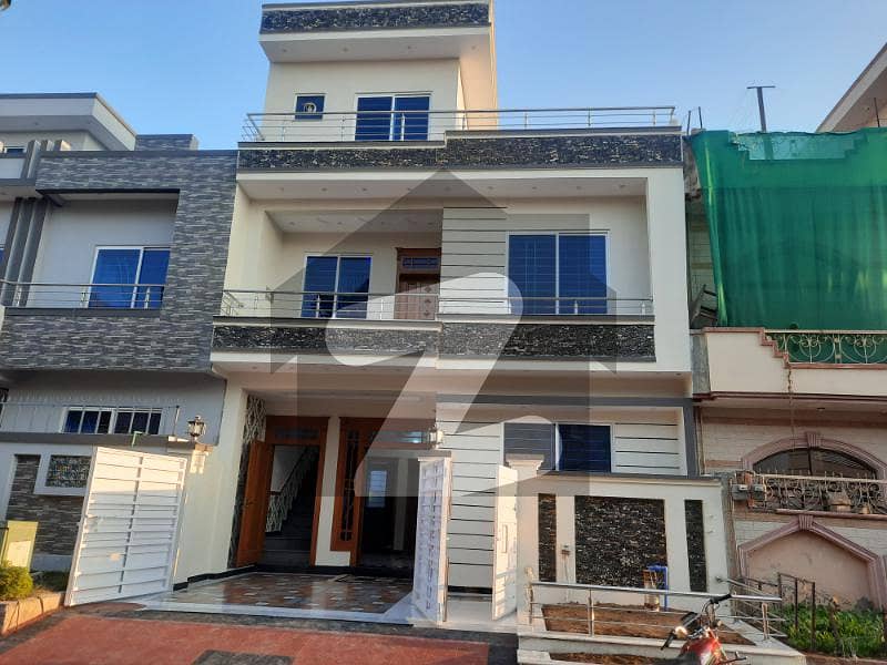 25x40 Luxury Brand New First Entry House For Sale