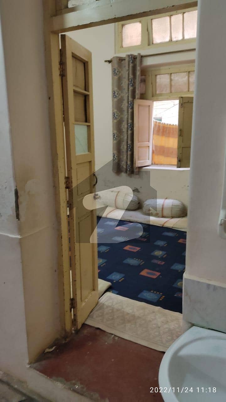 قصہ خوانی بازار پشاور میں 7 کمروں کا 7 مرلہ مکان 3.3 کروڑ میں برائے فروخت۔