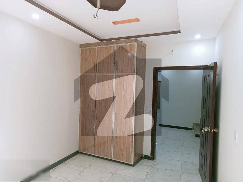اعظم گارڈنز لاہور میں 4 کمروں کا 5 مرلہ مکان 65 ہزار میں کرایہ پر دستیاب ہے۔