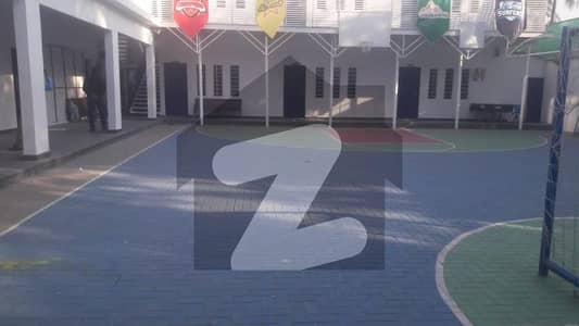 Main Road 12 Rooms School For Rent In Clifton Block 4