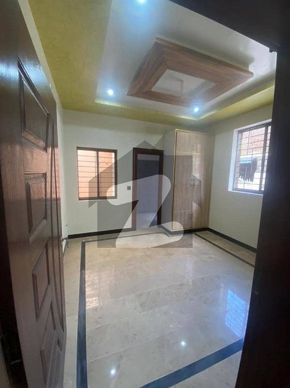فرینڈز کالونی راولپنڈی میں 2 کمروں کا 4 مرلہ مکان 88 لاکھ میں برائے فروخت۔