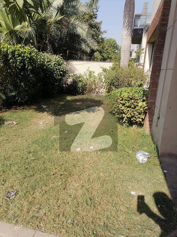 1 kanal Beautiful well maintained design house for Rent in DHA Lahore phase 5 Block G