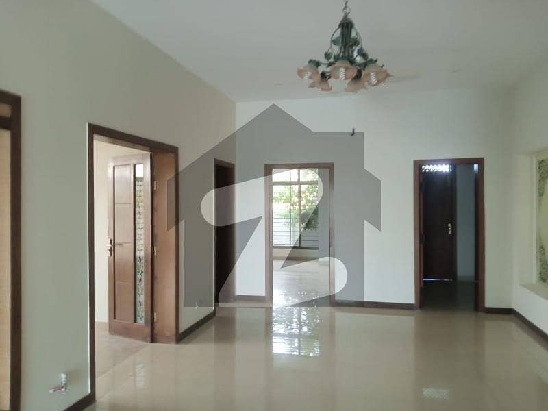 Renovated 6 Bedroom Full House In D-12 For Rent