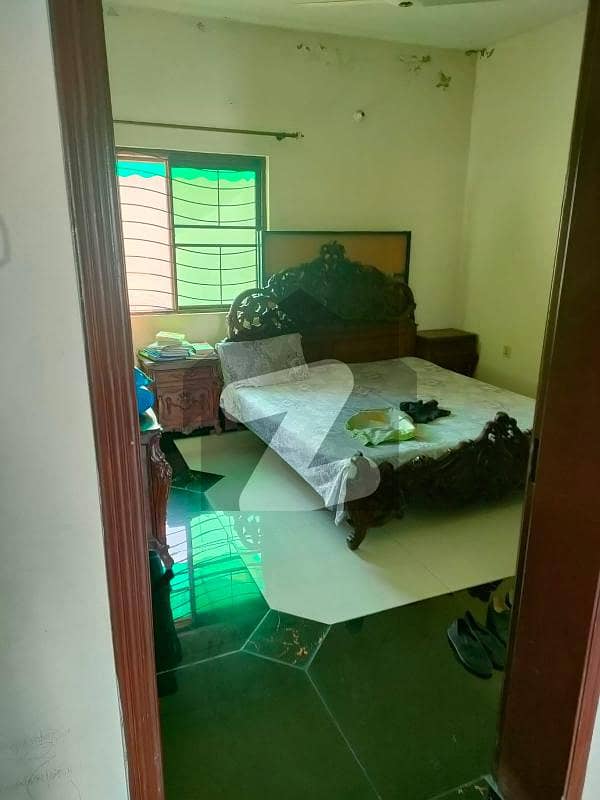 ماڈل ٹاؤن ایکسٹینشن ماڈل ٹاؤن لاہور میں 7 کمروں کا 10 مرلہ مکان 3.25 کروڑ میں برائے فروخت۔