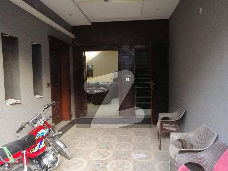 جوہر ٹاؤن فیز 1 - بلاک بی2 جوہر ٹاؤن فیز 1 جوہر ٹاؤن لاہور میں 4 کمروں کا 6 مرلہ مکان 2.5 کروڑ میں برائے فروخت۔