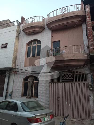 اچھرہ لاہور میں 3 کمروں کا 3 مرلہ مکان 1.2 کروڑ میں برائے فروخت۔