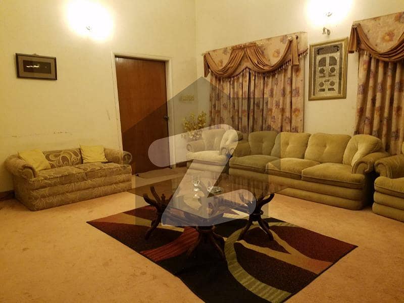 نارتھ ناظم آباد ۔ بلاک ایل نارتھ ناظم آباد کراچی میں 6 کمروں کا 18 مرلہ مکان 8 کروڑ میں برائے فروخت۔