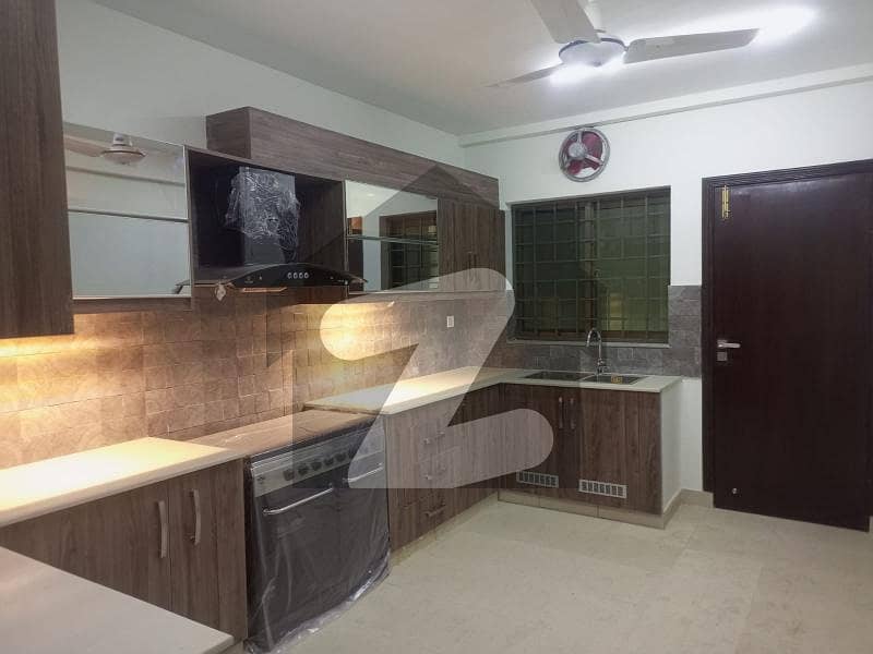 Luxury 4 Bedrooms beautiful Apartment is Available for Sale In Askari 11