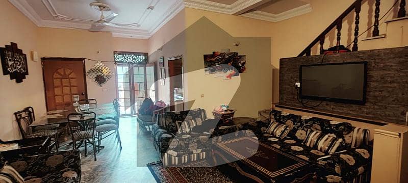 جوہر ٹاؤن فیز 2 - بلاک ایچ1 جوہر ٹاؤن فیز 2 جوہر ٹاؤن لاہور میں 5 کمروں کا 8 مرلہ مکان 2.55 کروڑ میں برائے فروخت۔