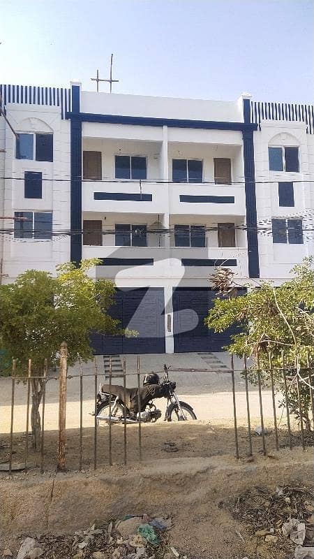 پی ای سی ایچ ایس بلاک 2 پی ای سی ایچ ایس جمشید ٹاؤن کراچی میں 4 کمروں کا 9 مرلہ زیریں پورشن 4.25 کروڑ میں برائے فروخت۔