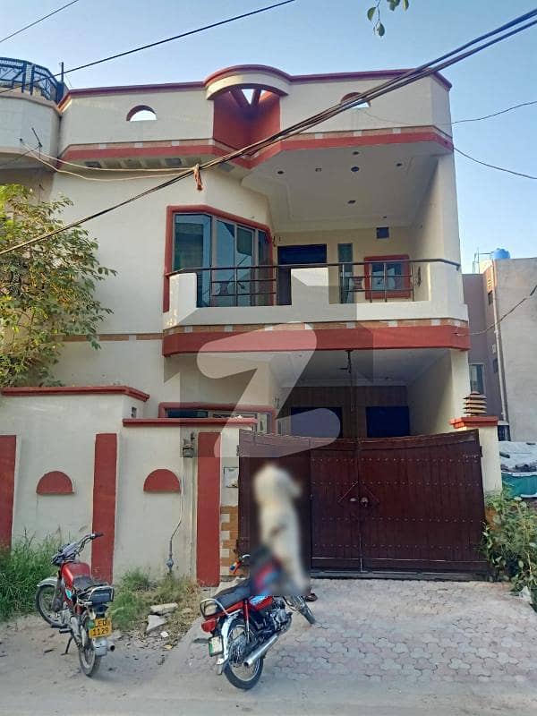جوہر ٹاؤن لاہور میں 3 کمروں کا 5 مرلہ مکان 65 ہزار میں کرایہ پر دستیاب ہے۔