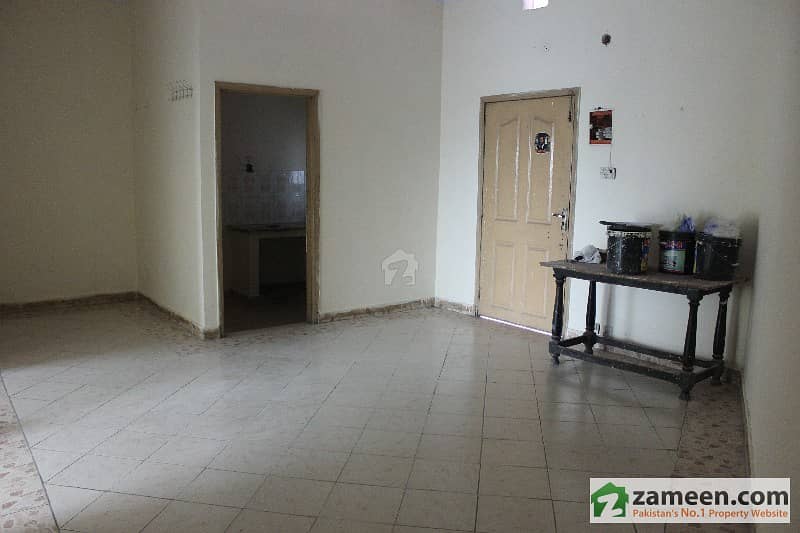 Flat For Urgent Sale In Qurtaba Complex