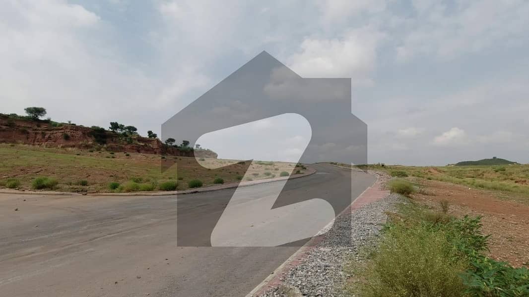 Get This Amazing Prime Location 5 Marla Residential Plot Available In Bahria Town Phase 8 - Bahria Orchard