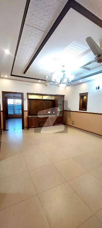 10 Marla Portion For Rent 8n Bahria Town Phase 8 Near Phase 7