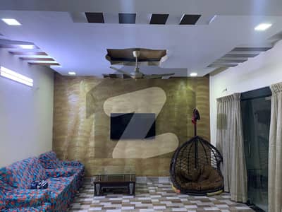 ناظم آباد کراچی میں 9 کمروں کا 8 مرلہ مکان 5.5 کروڑ میں برائے فروخت۔