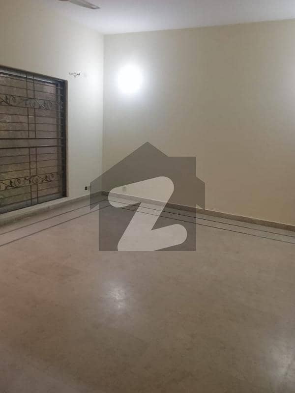 10 Malra Lower Portion Available For Rent
