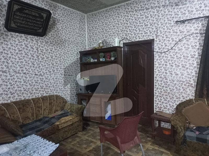 حاجی پورہ روڈ سیالکوٹ میں 5 کمروں کا 5 مرلہ مکان 40 ہزار میں کرایہ پر دستیاب ہے۔