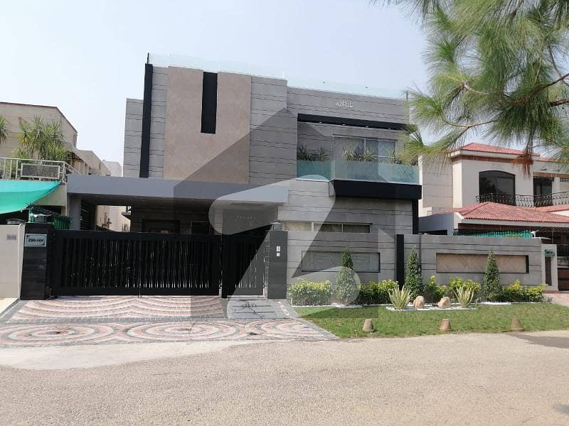 ONE KANAL BEAUTIFUL HOUSE AVAILABLE FOR SALE IN DHA PHASE 4 BLOCK HH