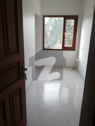 ڈی ایچ اے فیز 2 ڈی ایچ اے کراچی میں 6 کمروں کا 1.2 کنال مکان 15.5 کروڑ میں برائے فروخت۔