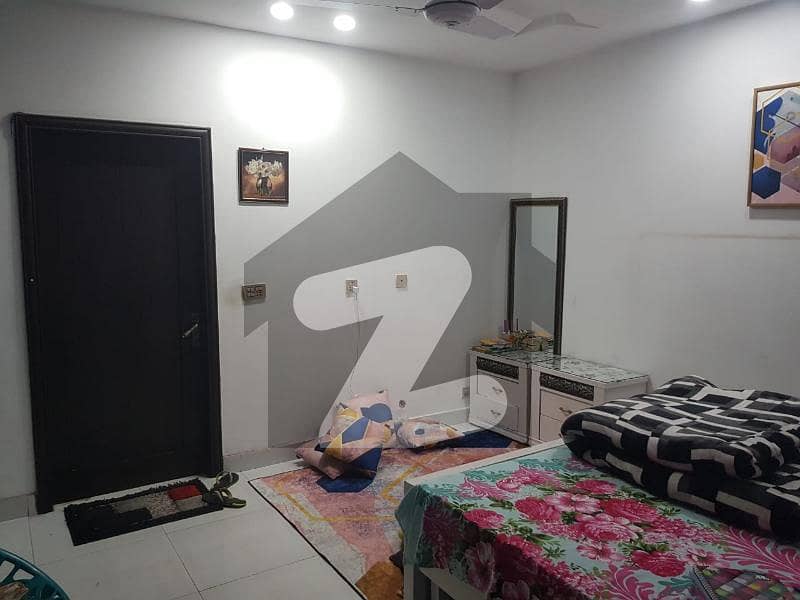 ٹاٹا بازار فیصل آباد میں 4 کمروں کا 5 مرلہ مکان 2.35 کروڑ میں برائے فروخت۔