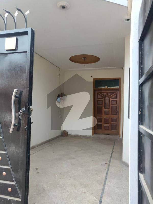 فتح شیر کالونی ساہیوال میں 4 کمروں کا 5 مرلہ مکان 98 لاکھ میں برائے فروخت۔