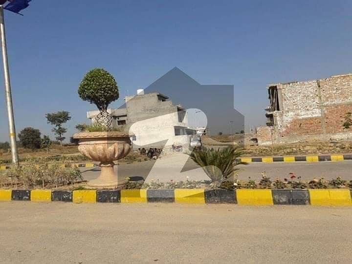 PLOT AVAILABLE FOR SALE C BLOCK SIZE 10 MARLA IN MULTI GARDENS B-17 ISLAMABAD