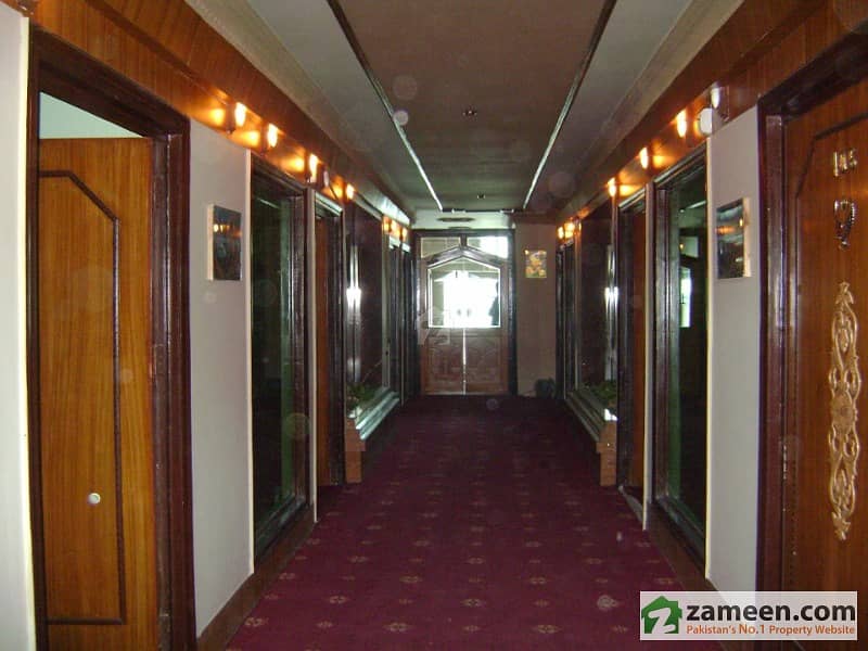 امین پور بازار فیصل آباد میں 11 کمروں کا 22.22 کنال عمارت 18 کروڑ میں برائے فروخت۔