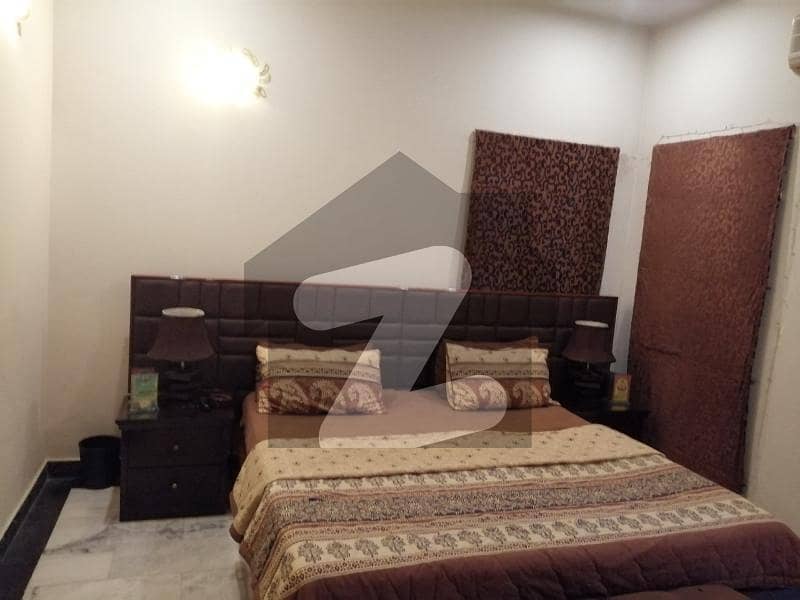 ڈی ایچ اے فیز 2 - بلاک کیو فیز 2 ڈیفنس (ڈی ایچ اے) لاہور میں 4 کمروں کا 10 مرلہ مکان 1.2 لاکھ میں کرایہ پر دستیاب ہے۔