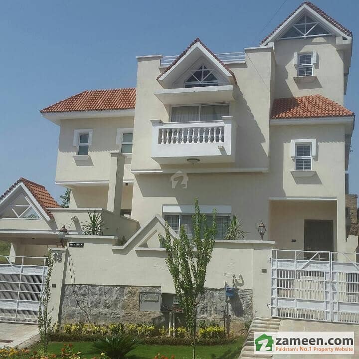 1 Kanal State Of The Art Modern Luxury House On Main Double Road In Naval Anchorage For Sale