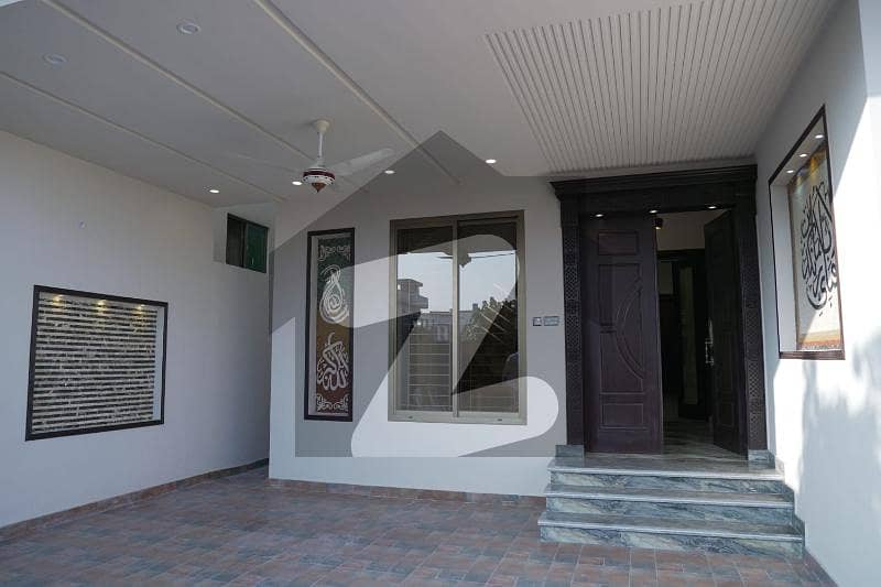 11.5 Marla Luxurious Brand New House Garden Town Phase1, Gujranwala