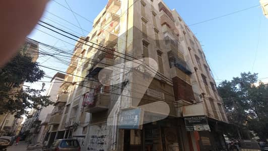 دھوراجی کالونی گلشنِ اقبال ٹاؤن کراچی میں 3 کمروں کا 6 مرلہ فلیٹ 1.5 کروڑ میں برائے فروخت۔