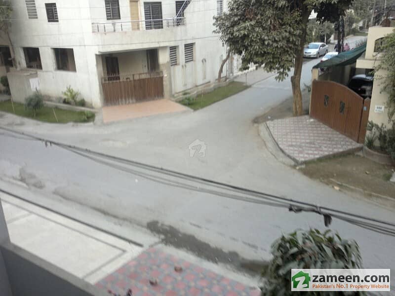 10 Marla House For Sale On 50 Feet Road Umer Block Allama Iqbal Town